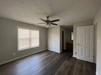 Main picture of 137 Spring Valley Dr