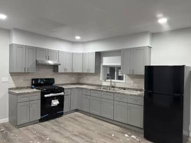 Main picture of 533 W State St