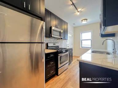 Main picture of 2201-09 W Eastwood Ave