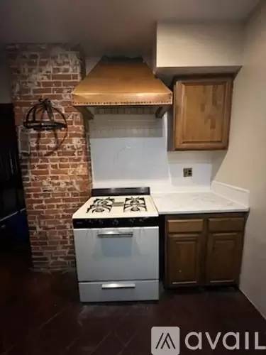 Main picture of 1123 W 8th St