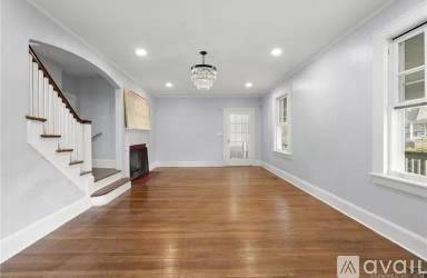 Main picture of 111 Elmwood Pl
