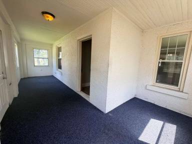 Main picture of 2619 Brady St