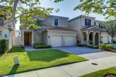 Main picture of 19236 NE 9th Pl
