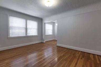 Main picture of 1963 NW Irving St