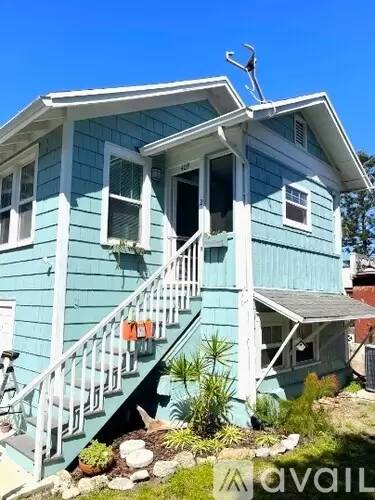Main picture of 409 Poinsettia Rd