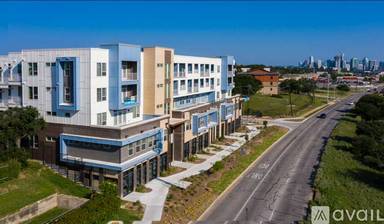 Main picture of 2505 E Riverside Dr