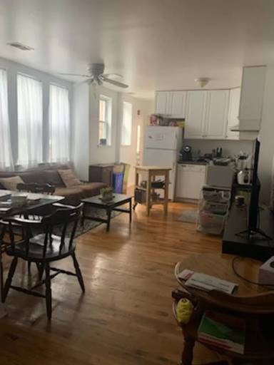 Main picture of 320 S 12th St