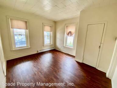 Main picture of 704 S 5th St