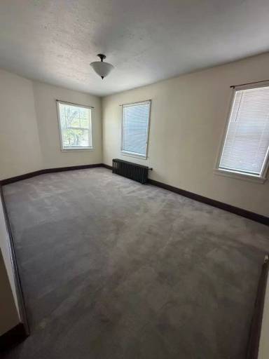 Main picture of 505 Crater Lake Pkwy