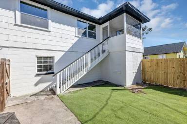 Main picture of 2027 30th Ave N