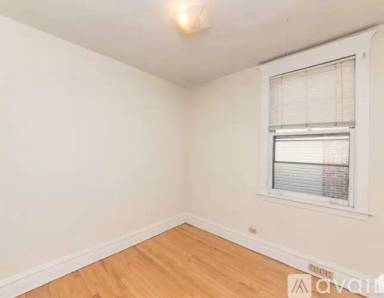 Main picture of 1704 W Ainslie St