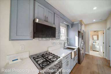 Main picture of 3122 Chaucer St