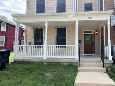 Main picture of 2225 Chester St SE