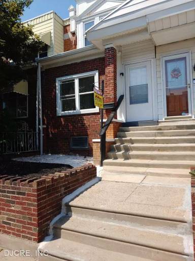Main picture of 516 S 59th St