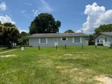 Main picture of 127 Pineda St