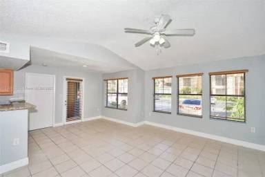 Main picture of 10440 SW 156th Ct