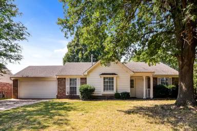 Main picture of 7163 Windsor Dr