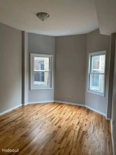 Main picture of 3247 W Division St