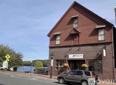 Main picture of 100 Water St