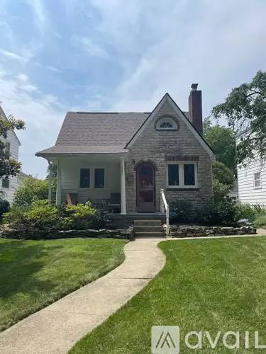 Main picture of 831 Grandon Ave