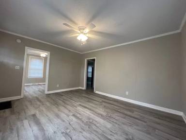 Main picture of 102 Neighborhood St