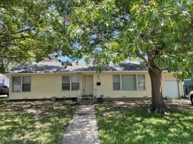 Main picture of 3505 Maple Ave