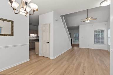 Main picture of 302 Dorothy Dr