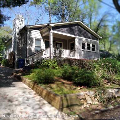 Main picture of 446 Spruce Dr
