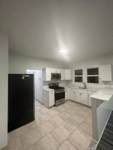 Main picture of 940 Jefferson Ave