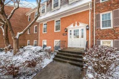 Main picture of 704 Quince Orchard Blvd