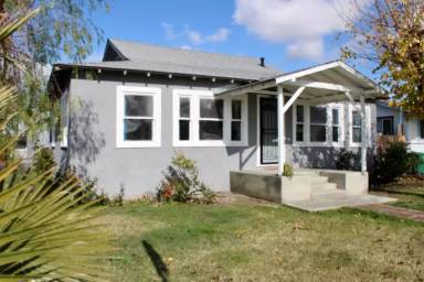 Main picture of 301 E Madera St