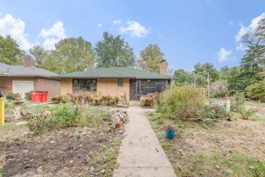 Main picture of 902 W Union St