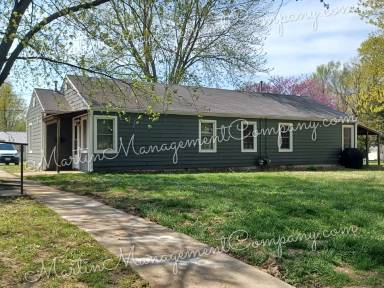 Main picture of 1820 S Carr Ave