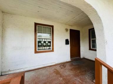 Main picture of 1700 West Ave