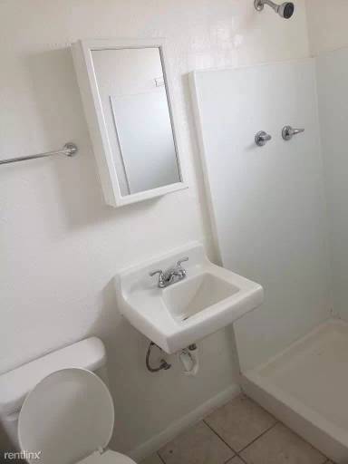 Main picture of 1003 N Jefferson St