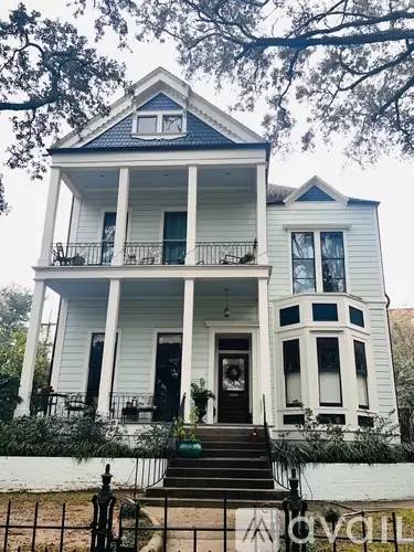 Main picture of 3405 Coliseum St