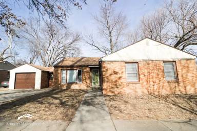 Main picture of 1914 Hunting Ave