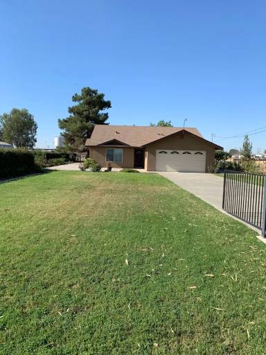 Main picture of 8415 Hanford Armona Rd