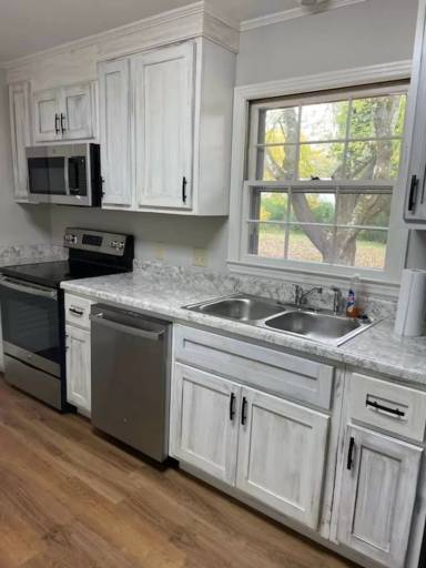 Main picture of 220 Sharon Dr NE