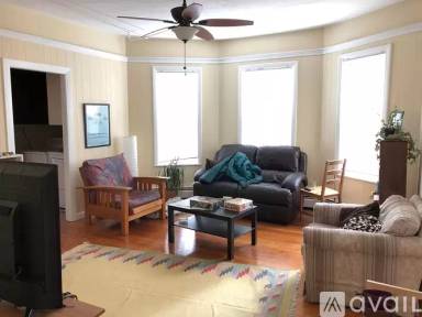 Main picture of 5 Irving St