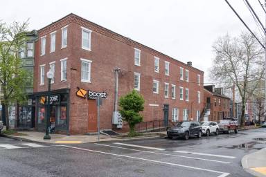 Main picture of 1001 N 3rd St