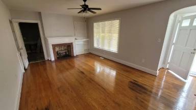 Main picture of 216 Saint Marys St