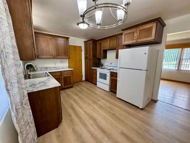 Main picture of 900 Cataract Ave
