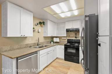 Main picture of 1213 E Ave