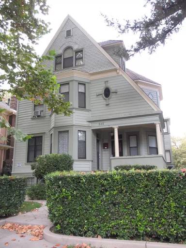 Main picture of 512 W 3rd St