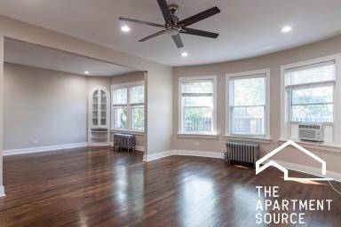Main picture of 1432 W Farragut Ave