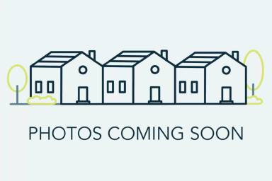 Main picture of 909 Carson St