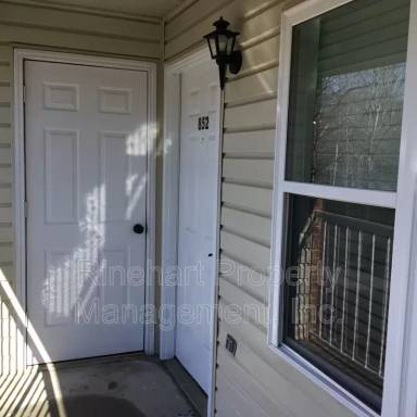 Main picture of 822 Iredell St
