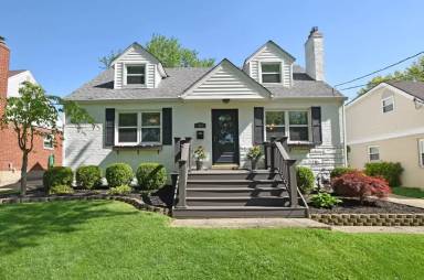 Main picture of 7902 Maple Leaf Dr