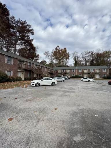 Main picture of 1323 E 10th St